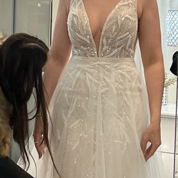 Eva Lendel Rebeka Wedding Dress - Picture 8 of 10